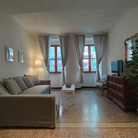 Rosanna House Apartment เวอนาซซา ภายนอก รูปภาพ