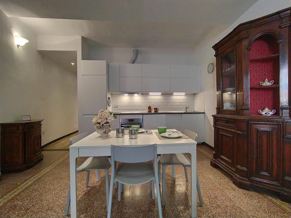 Rosanna House Apartment เวอนาซซา ภายนอก รูปภาพ