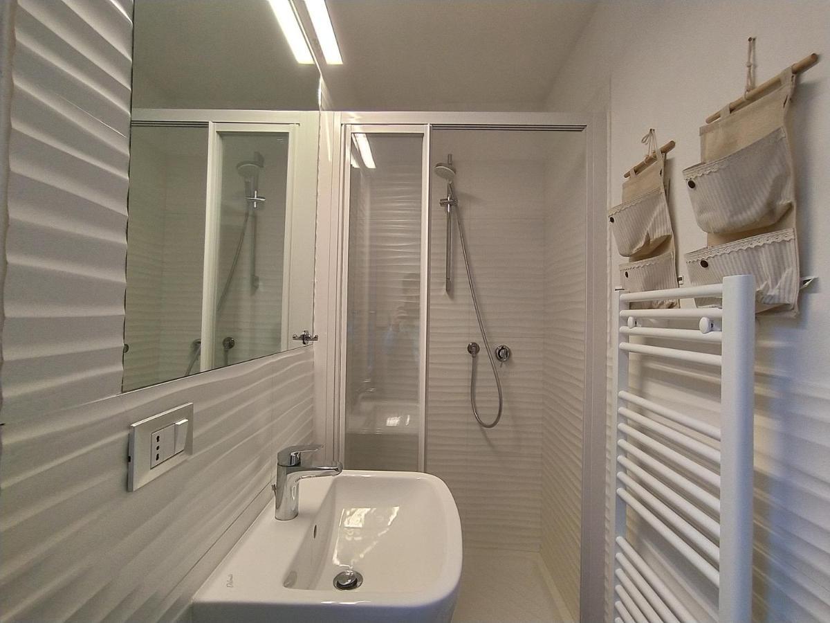 Rosanna House Apartment เวอนาซซา ภายนอก รูปภาพ