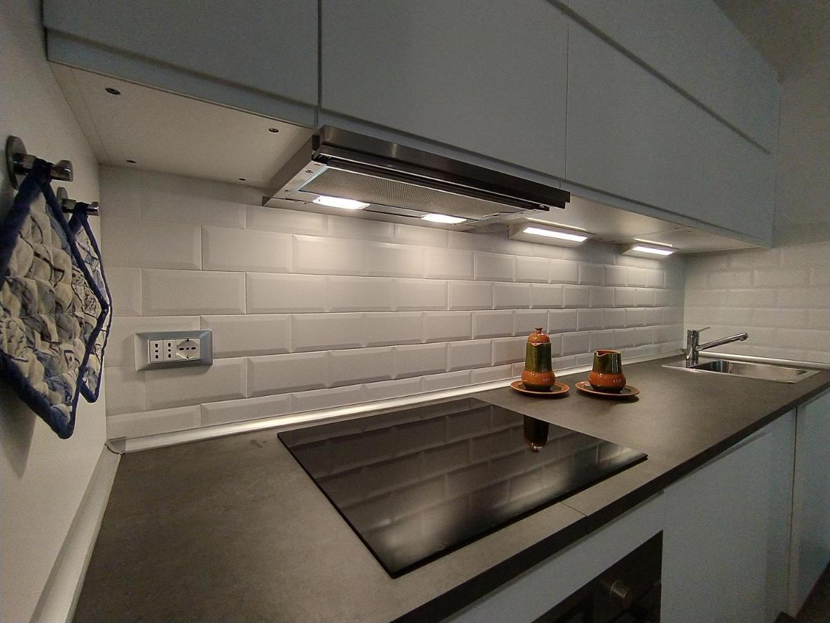 Rosanna House Apartment เวอนาซซา ภายนอก รูปภาพ